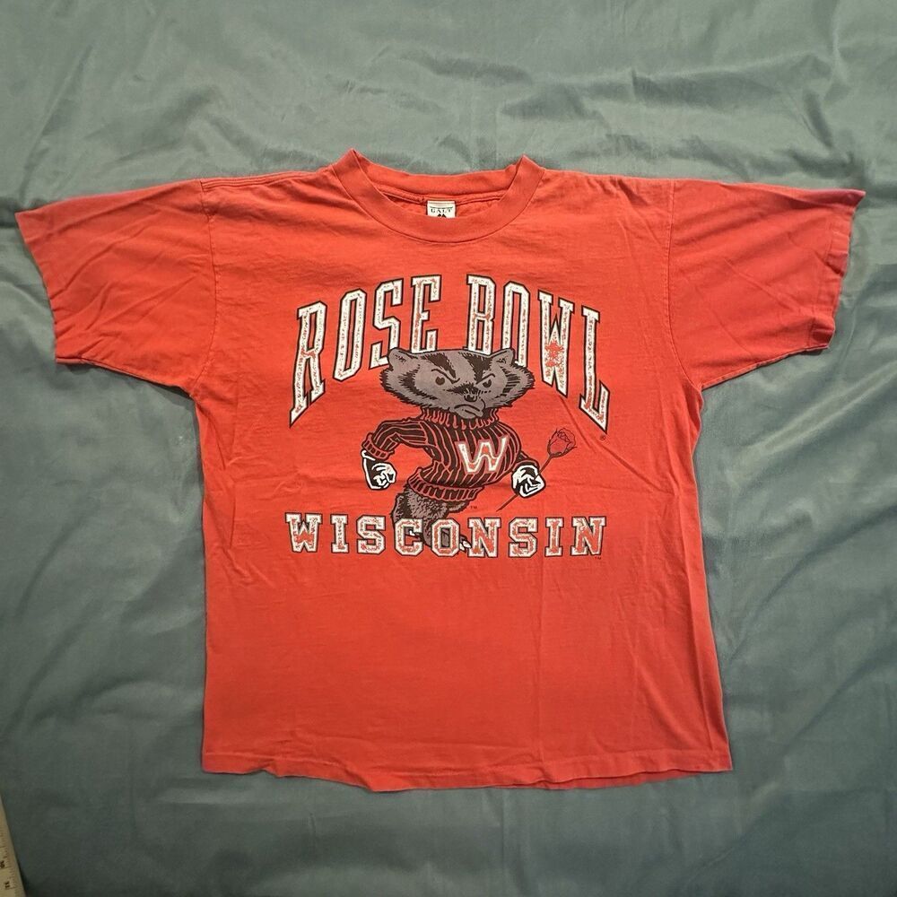 Vintage 90s Wisconsin Badgers Rose Bowl T-Shirt Made in USA Mascot 1994 NCAA